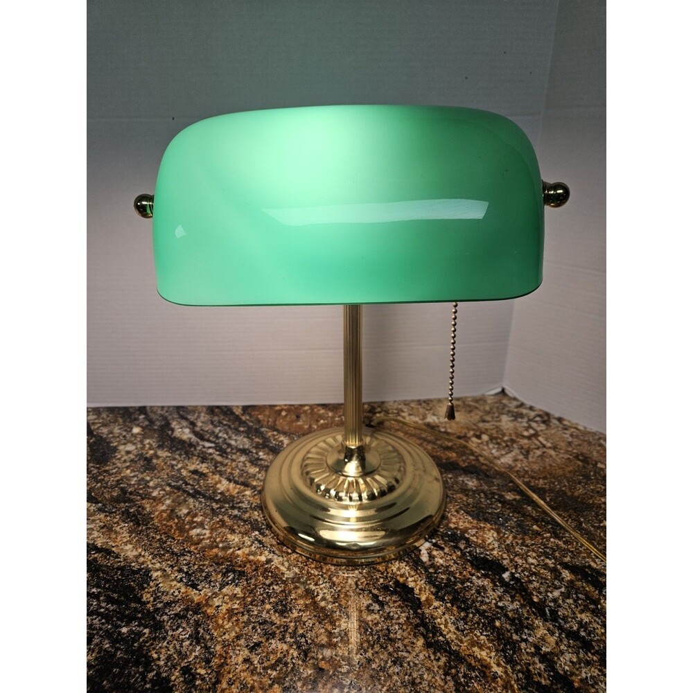 VTG Bankers Lamp Desk Library Emerald Glass Shade Gold Tone Base Pull Chain